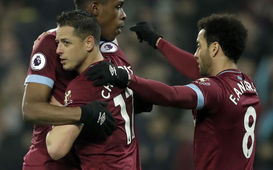 Javier Hernández celebrando una anotación como jugador del West Ham