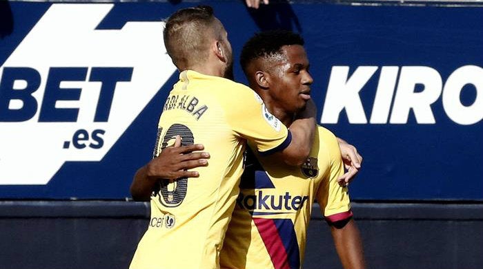 Fati y Jordi Alba celebran gol ante Osasuna