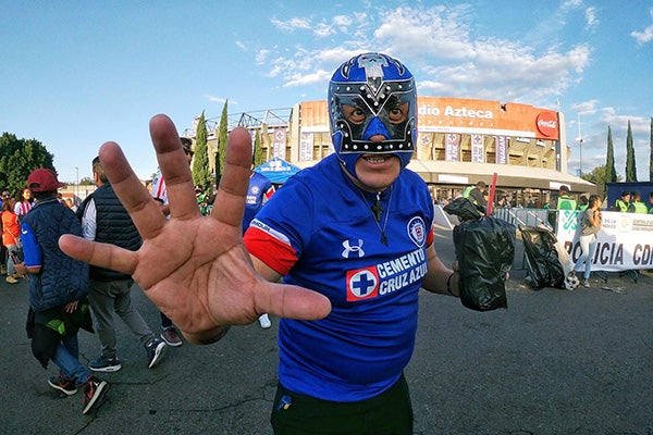 La afición de Cruz Azul previo al partido 