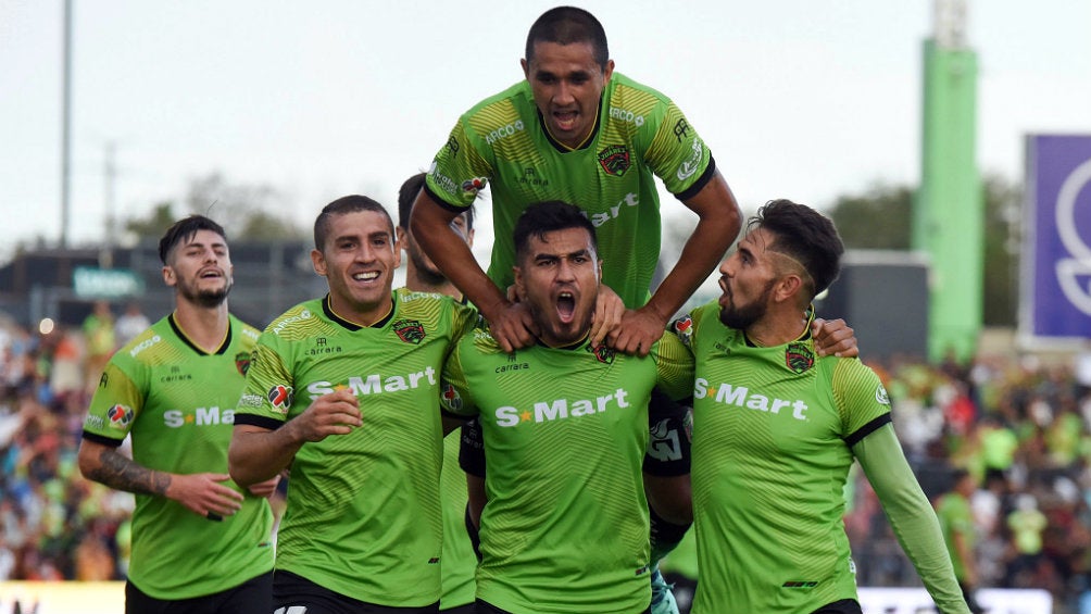 Juárez celebra una anotación frente a Rayados