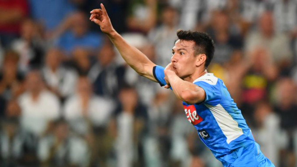 Chucky Lozano celebra una anotación con el Napoli 