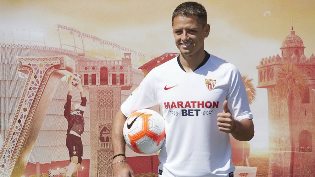 Javier 'Chicharito' Hernández en su presentación con Sevilla