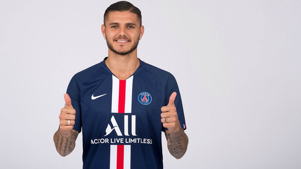 Mauro Icardi durante su presentación con el PSG