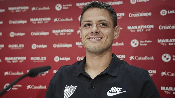 Javier 'Chicharito' Hernández en su presentación con Sevilla