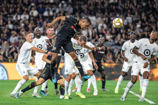 Acción durante el encuentro entre LAFC y Minnesota United