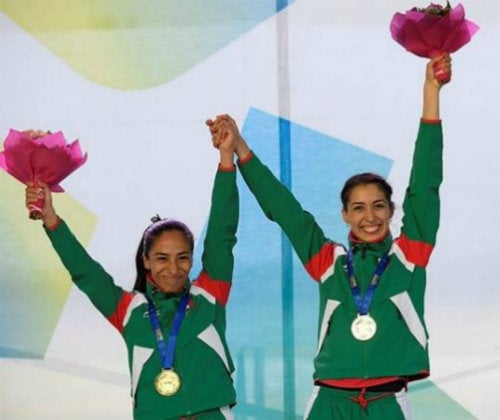 Mayan Oliver y Mariana Arceo con sus medallas