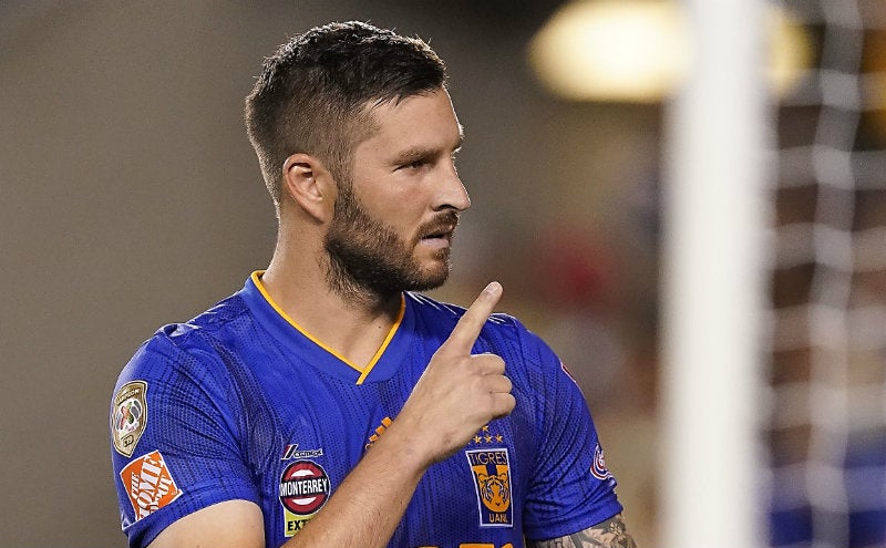 Gignac festeja un gol con Tigres