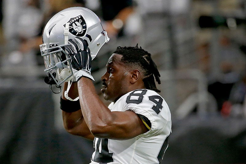 Antonio Brown en un partido de los Raiders