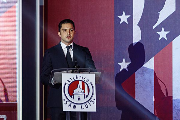  Alberto Marrero durante un evento con Atlético de San Luis