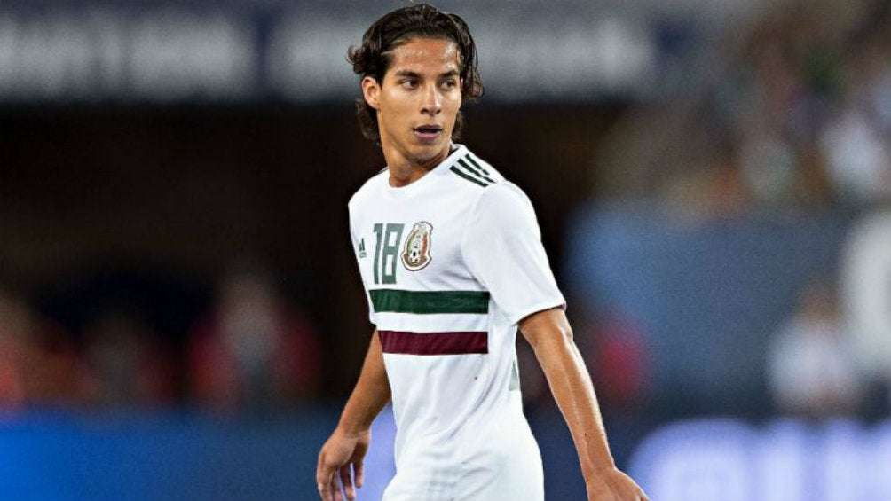 Diego Lainez durante un encuentro contra la Selección de EU