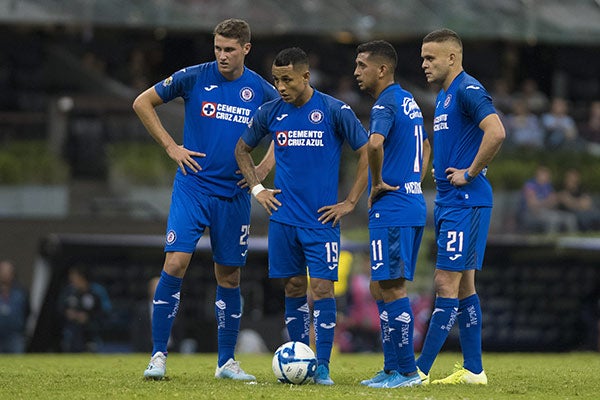 Jugadores de Cruz Azul se lamentan tras juego contra Chivas 