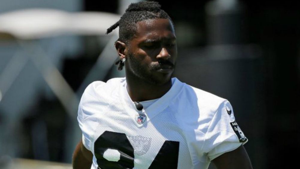 Antonio Brown, en un calentamiento de Raiders