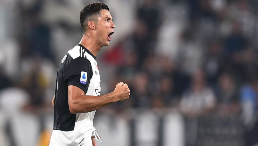 Cristiano celebra gol con Juventus