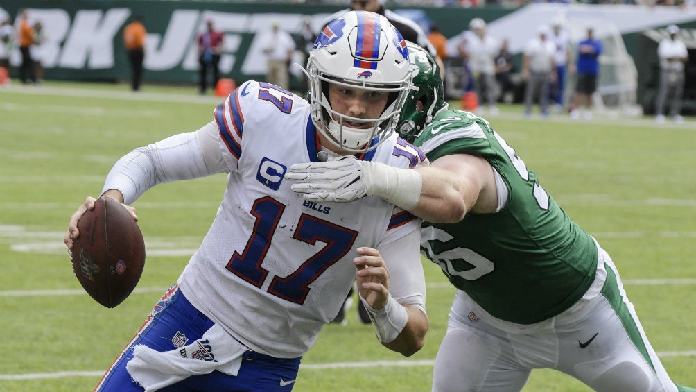 Josh Allen durante el partido ante los Jets