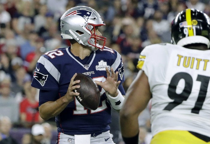 Brady, a punto de lanzar un pase