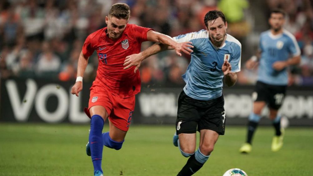 Acción en el amistoso Estados Unidos vs Uruguay