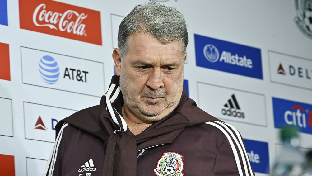 Gerardo Martino, pensativo en conferencia de prensa