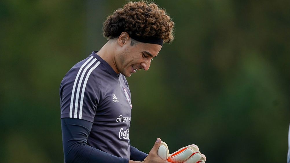 Ochoa, en un entrenamiento del Tri