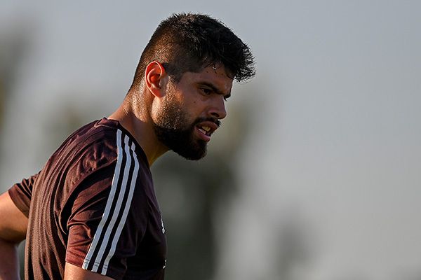 Néstor Araujo en un entrenamiento con Selección Mexicana