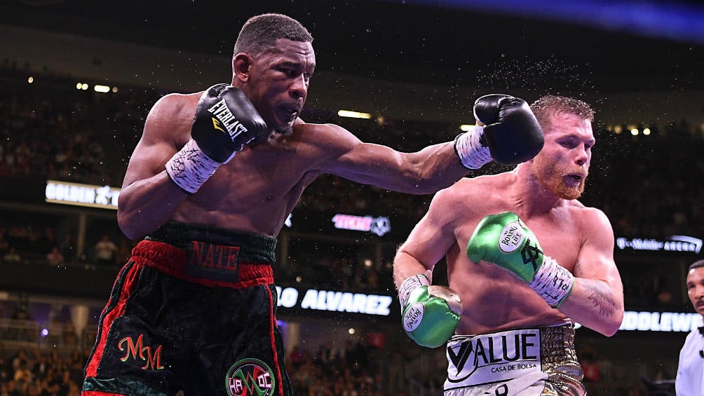 Daniel Jacobs durante su pelea con Saúl Álvarez