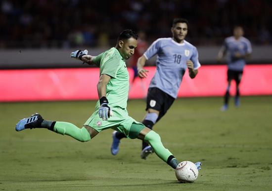 Navas realiza despeje en juego de Costa Rica