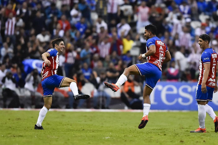 Ponce y Brizuela, en festejo de gol 