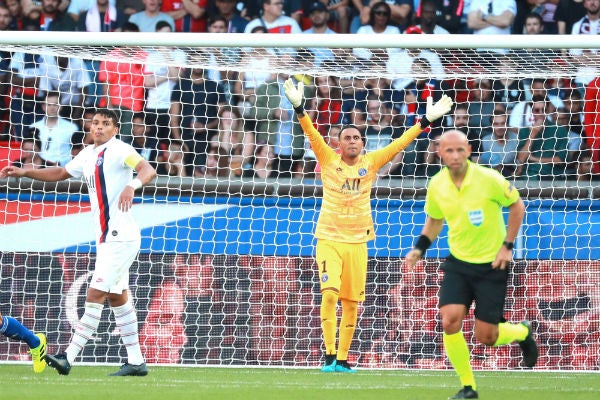 Keylor Navas en su debut con el PSG