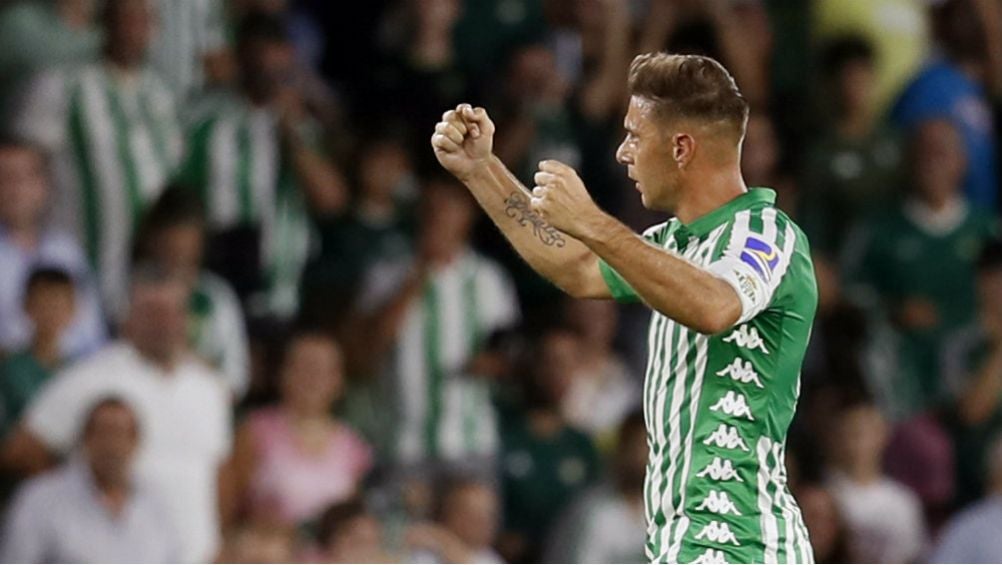 Joaquín celebrando su anotación con Betis