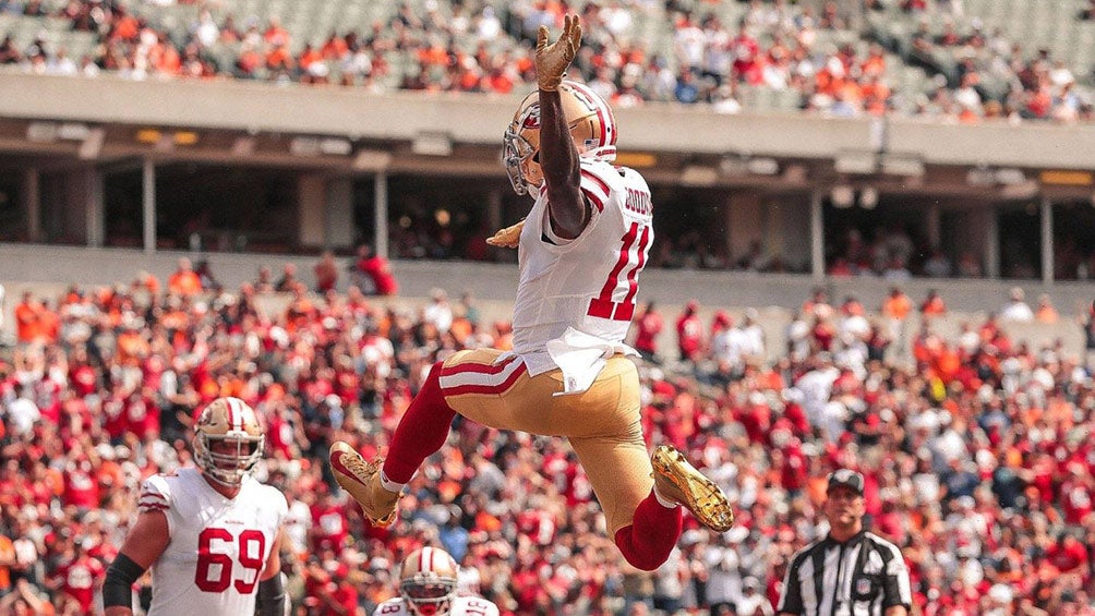 El WR de 49ers, Marquise Goodwin, festejó así su anotación ante los Bengals