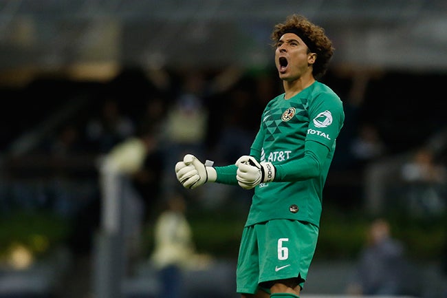 Ochoa celebra el gol de América contra Pumas