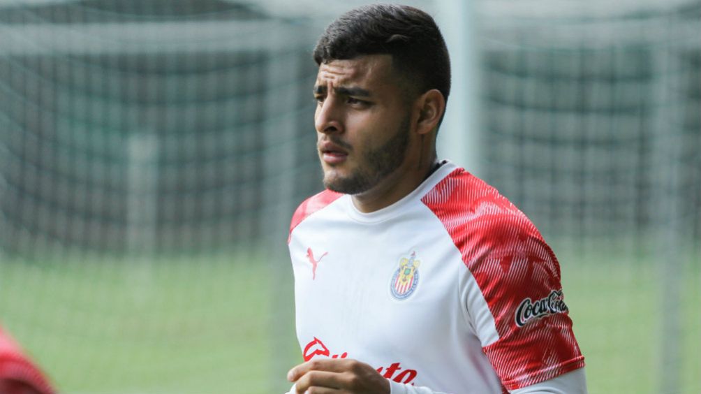 Alexis Vega, en un entrenamiento con Chivas