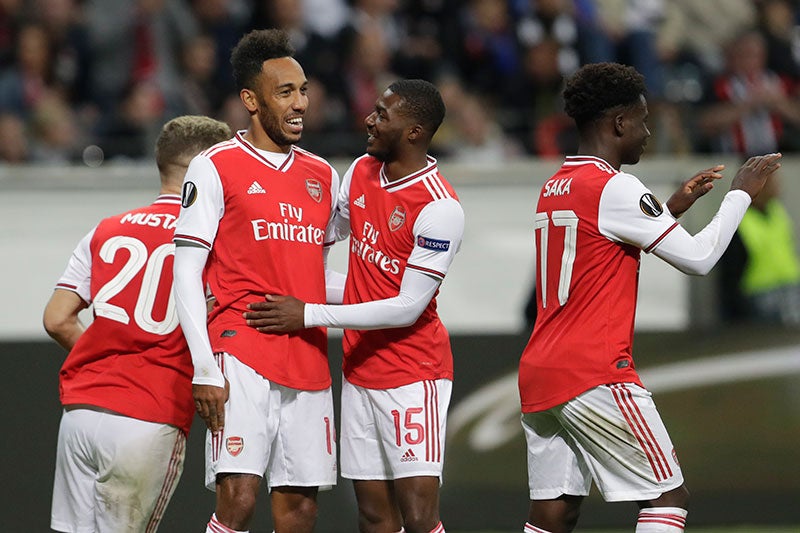 Jugadores del Arsenal celebran el gol de Aubameyang