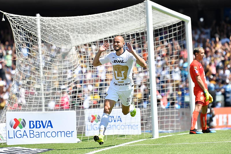 Carlos González celebra su gol contra América