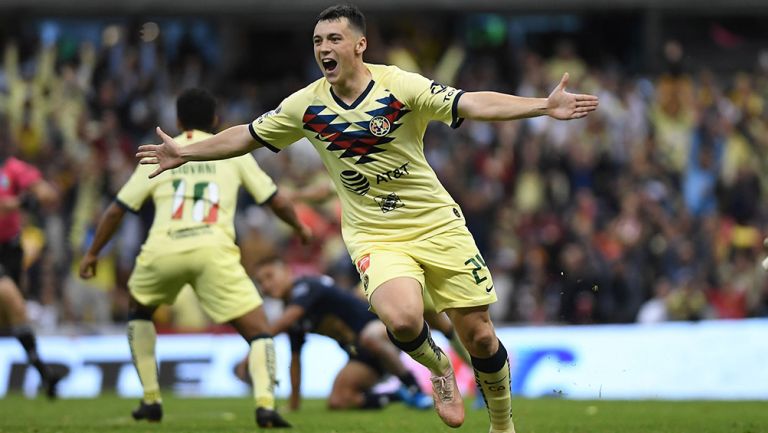 El uruguayo, en pleno festejo de su primer gol en México 