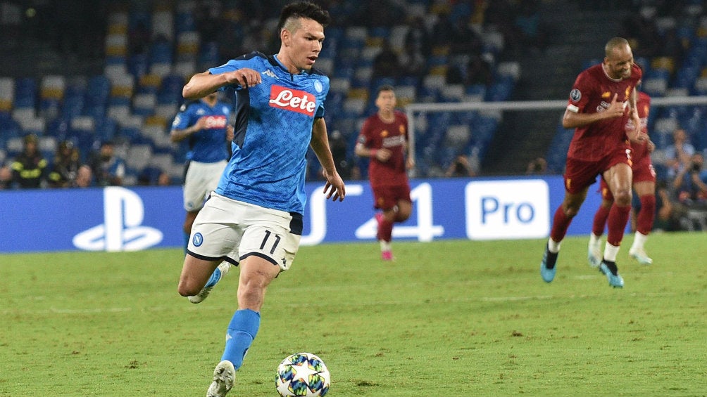 Hirving Lozano durante el partido contra el Liverpool