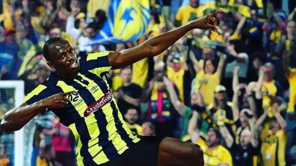 Usain Bolt festeja con el Central Coast Mariners 