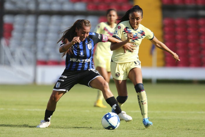 Melissa Arredondo y Zulma Hernandez, en el juego de la J12