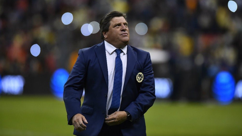 Miguel Herrera durante un juego del América