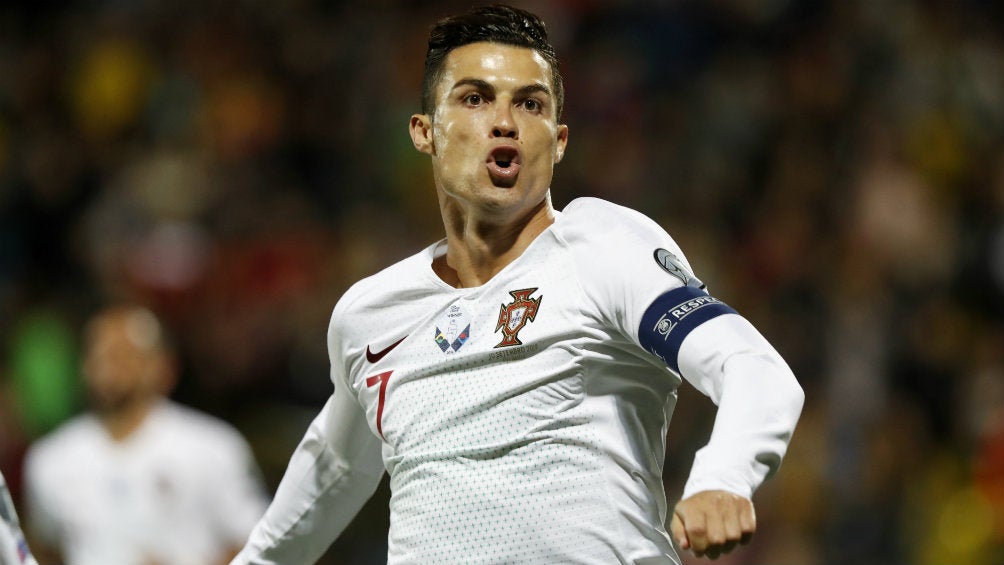 Cristiano Ronaldo celebra un gol con Portugal