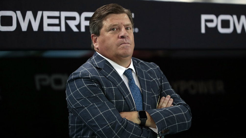 Miguel Herrera durante un América vs Atlas