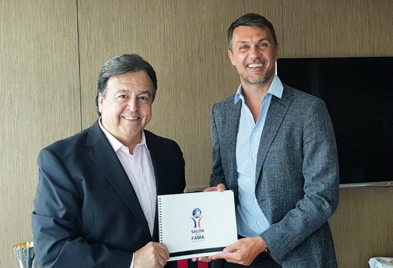 Paolo Maldini recibe su invitación