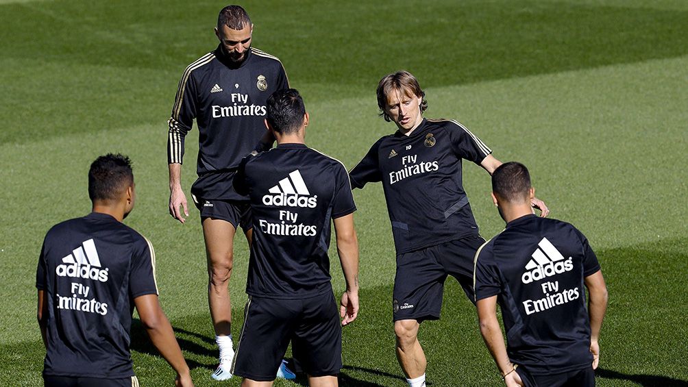 Jugadores de Real Madrid previo a un entrenamiento