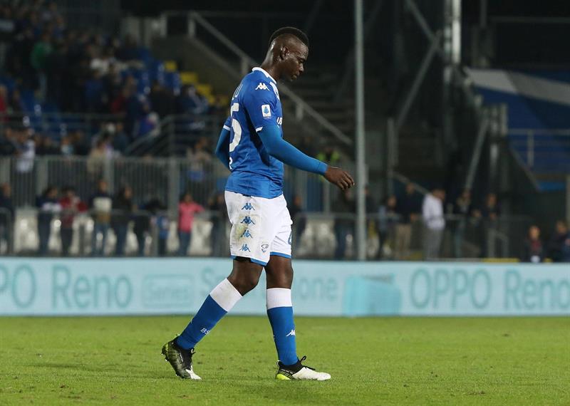 Balotelli, cabizbajo en el duelo ante Juventus 