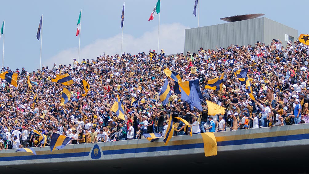 Afición de Pumas en el Estadio Olímpico Universitario