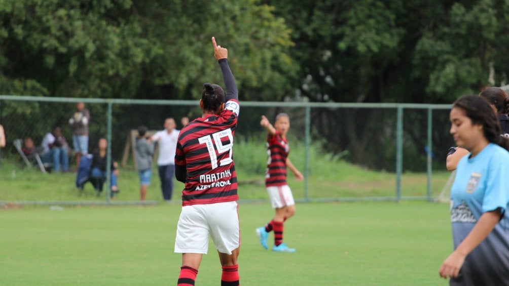 La delantera de Flamengo celebra una de las anotaciones