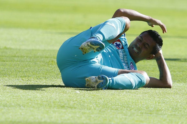 Elías Hernández después de recibir una falta