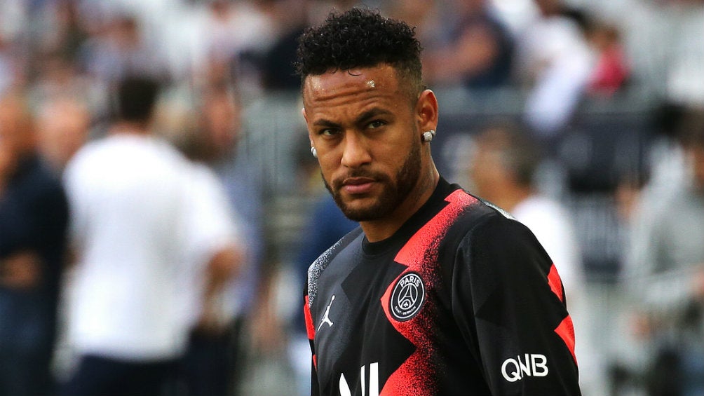 Neymar se prepara para un partido con el PSG