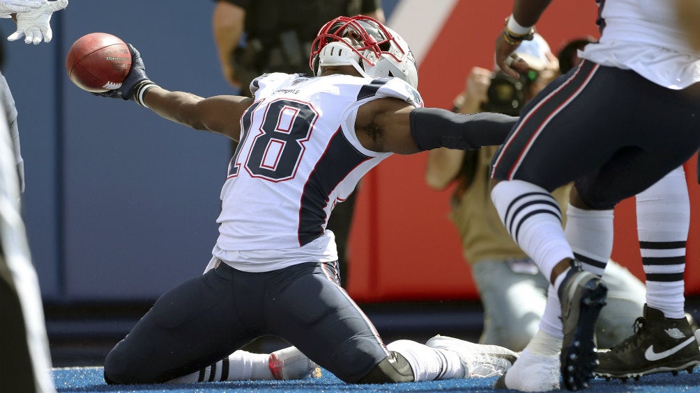 Matthew Slater festeja su touchdown contra Buffalo