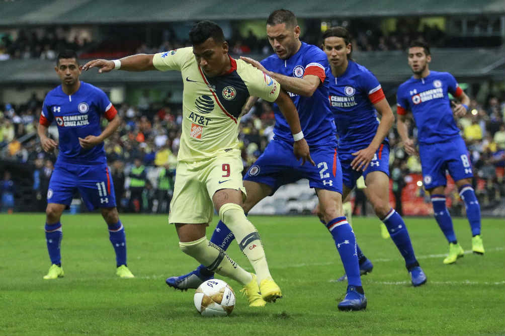 Pablo Aguilar realiza una dura marca en duelo contra el América