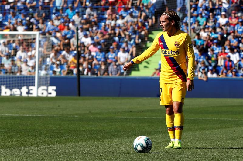 Griezmann en un juego con el Barcelona